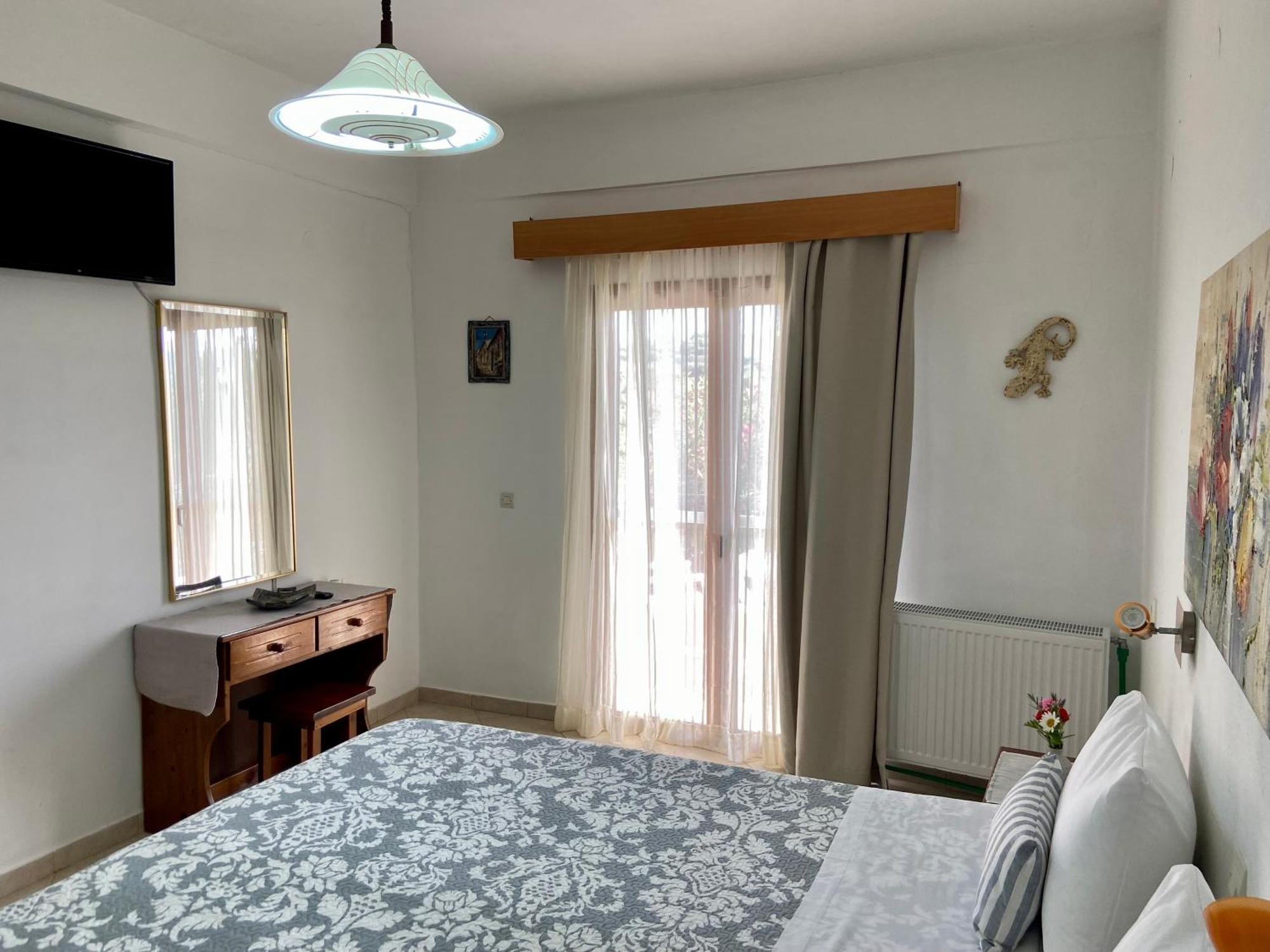 Floros Apartments Agios Stefanos Avliotes  Екстер'єр фото